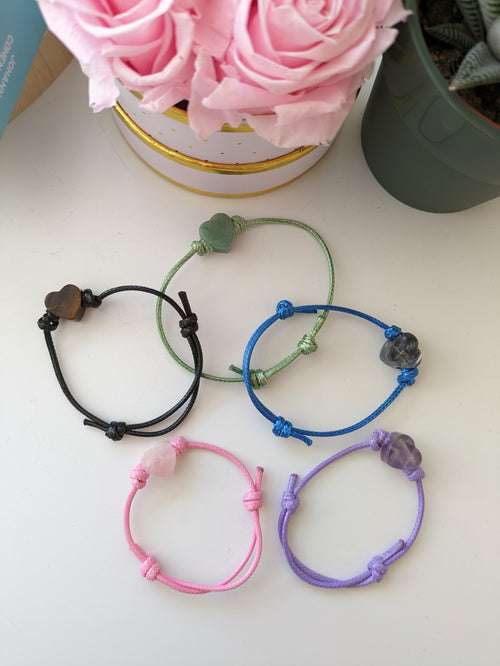 Bracelet pour enfant- coeur en différentes pierres